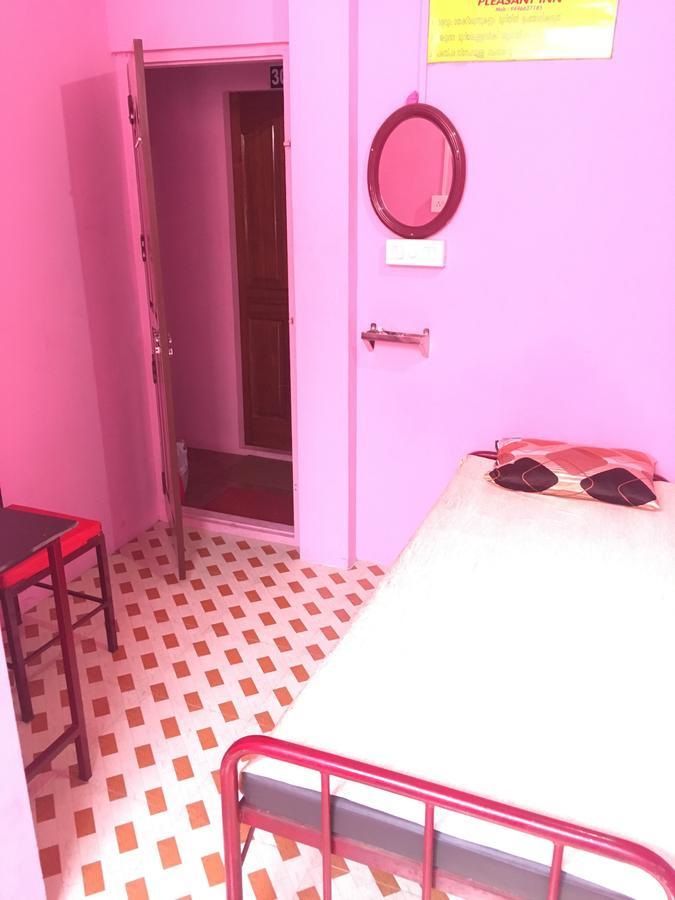 Pleasant Inn Kochi Exterior photo